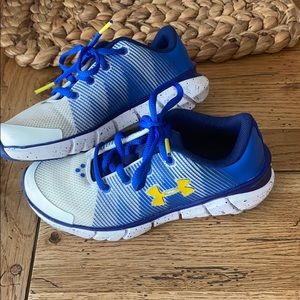 Under armour Shoes